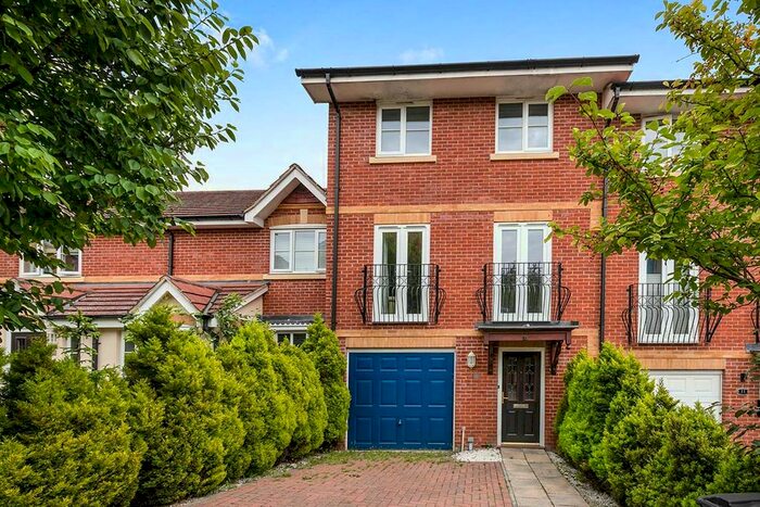 4 Bedroom Terraced House To Rent In Etchingham Drive, St. Leonards-On-Sea, East Sussex, TN38