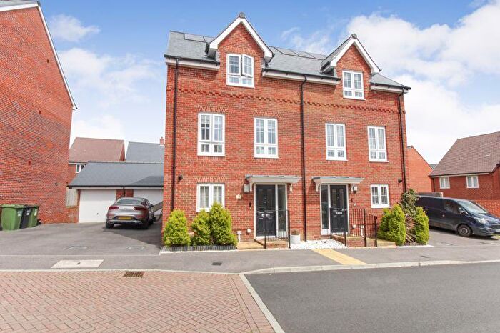 3 Bedroom Terraced House For Sale In Bushy Dene Road, Botley, SO32