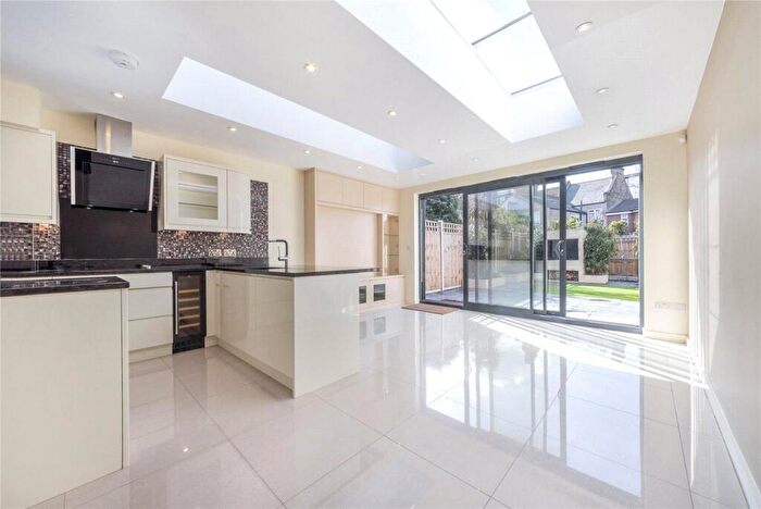 3 Bedroom House To Rent In John Silkin Lane, Surrey Quays, SE8