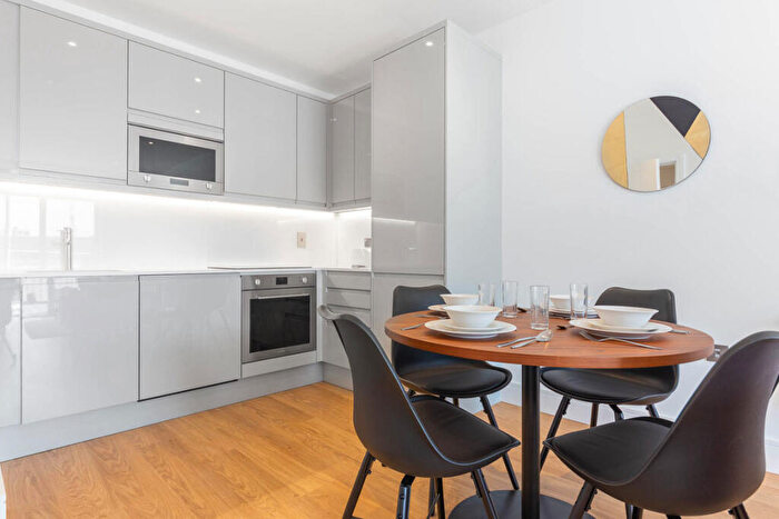 2 Bedroom Flat To Rent In Pershore Street, Birmingham, B5