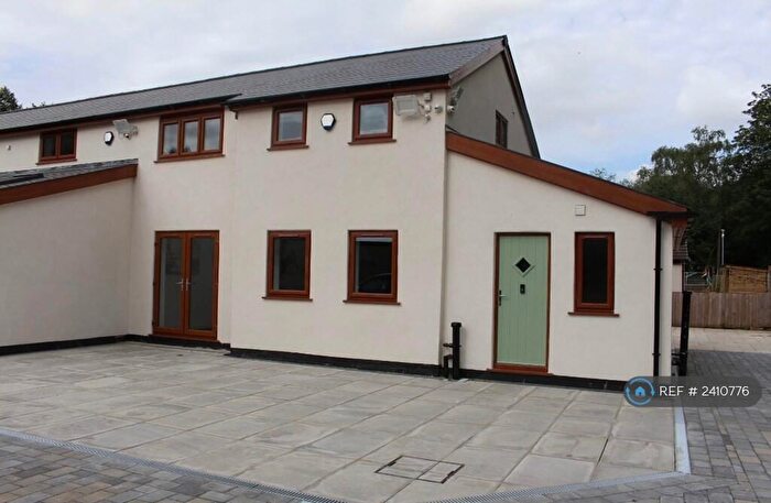 3 Bedroom Semi-Detached House To Rent In Great Moss Road, Tyldesley, Manchester, M29