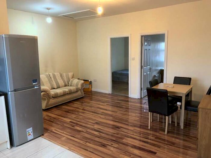 2 Bedroom Flat To Rent In Flat 3, 7 John Ashworth Street, OL12