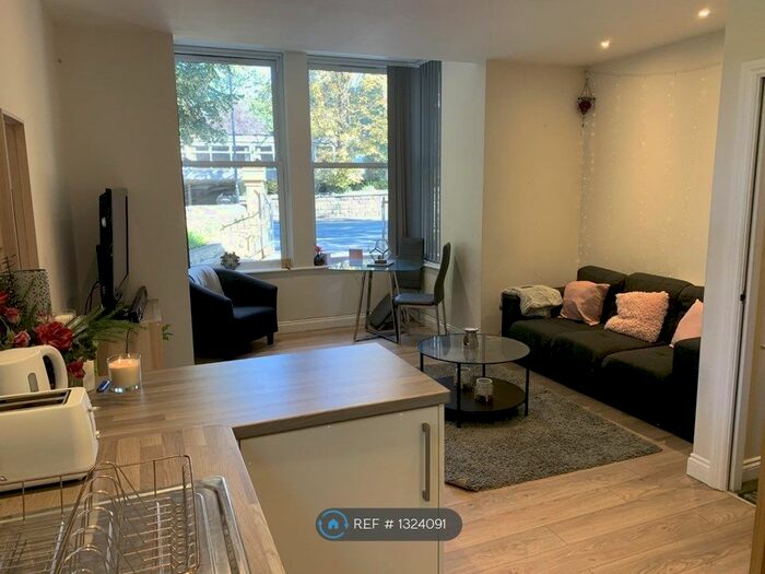 2 Bedroom Flat To Rent In Headingley Lane, Leeds LS6