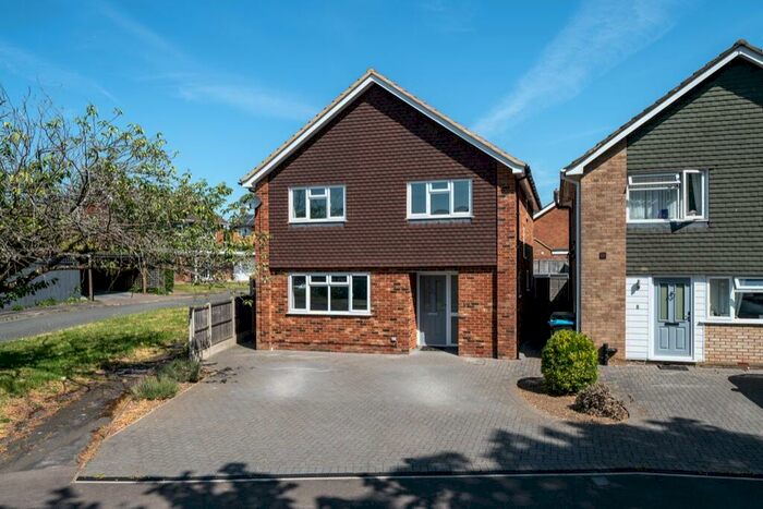 4 Bedroom Detached House To Rent In Branksome Close, Hemel Hempstead, Hertfordshire, HP2