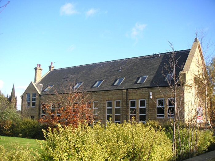 3 Bedroom Apartment For Sale In Bruntcliffe Road, Morley, Leeds, LS27