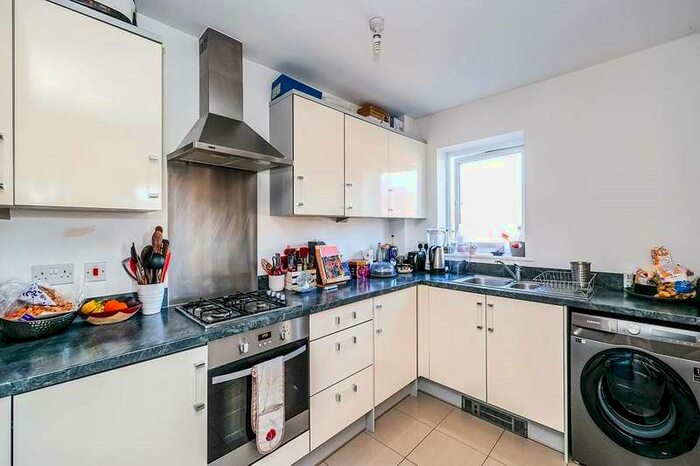 2 Bedroom Apartment To Rent In Violet Court, Foxtail Road, Waterlooville, Hampshire, PO7