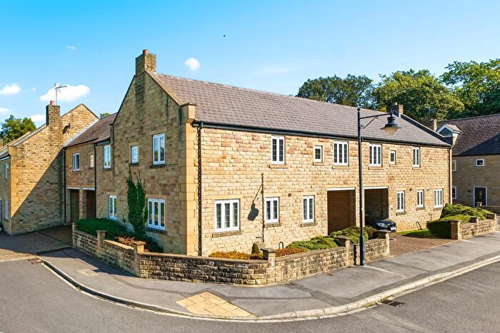 2 Bedroom Flat For Sale In Clark Beck Close, Harrogate, North Yorkshire, Uk, HG3