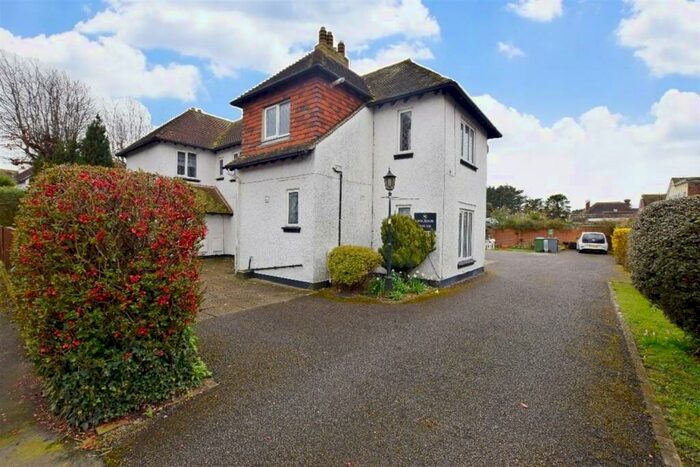 1 Bedroom Flat To Rent In Burnham Avenue, Bognor Regis, PO21