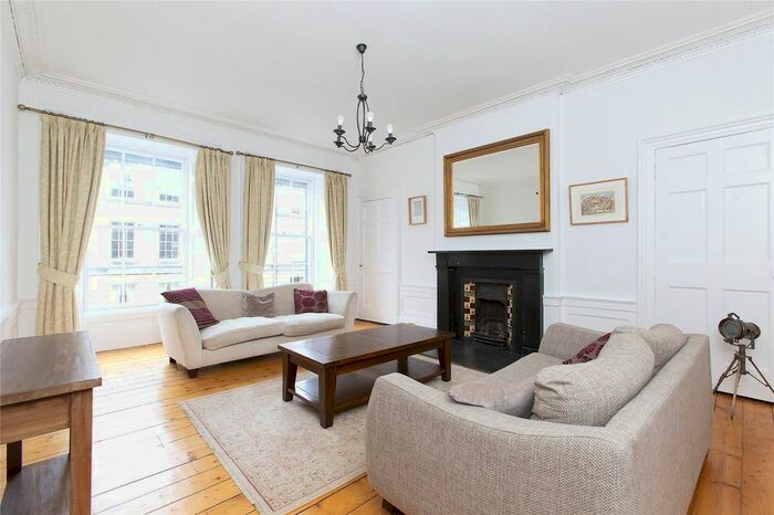 2 Bedroom Flat To Rent In Cumberland Street, Edinburgh, EH3