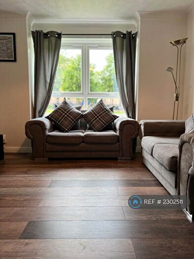 2 Bedroom Flat To Rent In Overnewton Square, Glasgow, G3