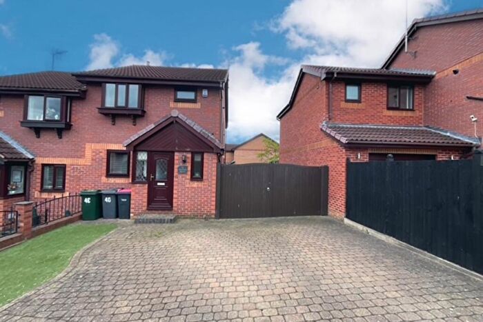 3 Bedroom Semi-Detached House For Sale In Skipton Road, Swallownest, Sheffield, S26