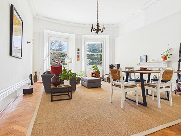 1 Bedroom Flat For Sale In Brunswick Square, Hove, BN3