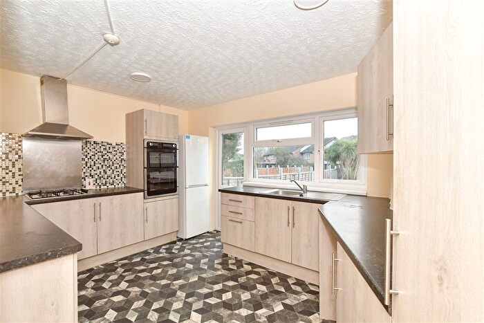 3 Bedroom End Terrace House For Sale In Gresham Drive, Chadwell Heath, Essex, RM6
