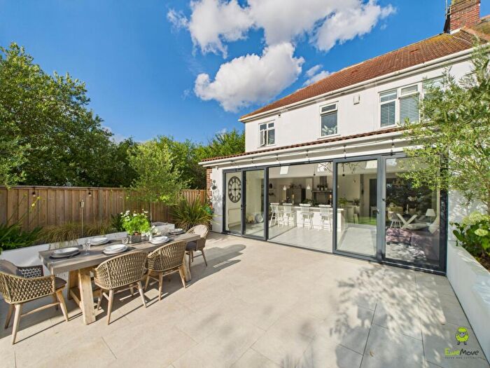 4 Bedroom Semi-Detached House For Sale In Hill View Drive, Welling, Kent, DA16