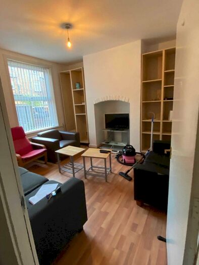 5 Bedroom Terraced House To Rent In Rippingham Road, Manchester, M20