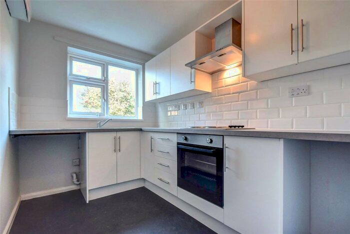 1 Bedroom Flat To Rent In Lawson Avenue, Cottingham, East Yorkshire, HU16