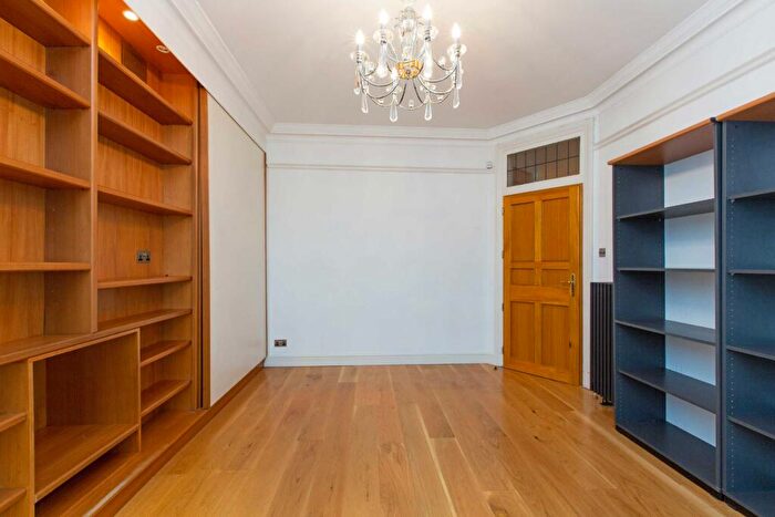 2 Bedroom Apartment To Rent In Hanover House, St Johns Wood High Street, St Johns Wood, London, NW8