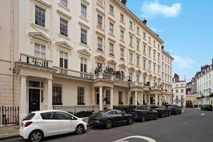 3 Bedroom Flat To Rent In West Eaton Place, Sloane Square, Belgravia, SW1X