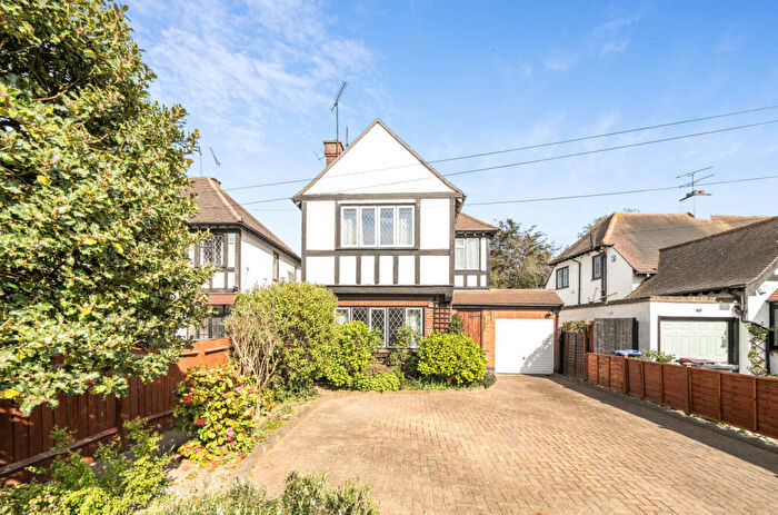 3 Bedroom Detached House For Sale In Victoria Avenue, Southend-on-Sea, Essex, SS2