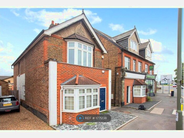 1 Bedroom Flat To Rent In Molesey Road, Hersham, Walton-On-Thames, KT12