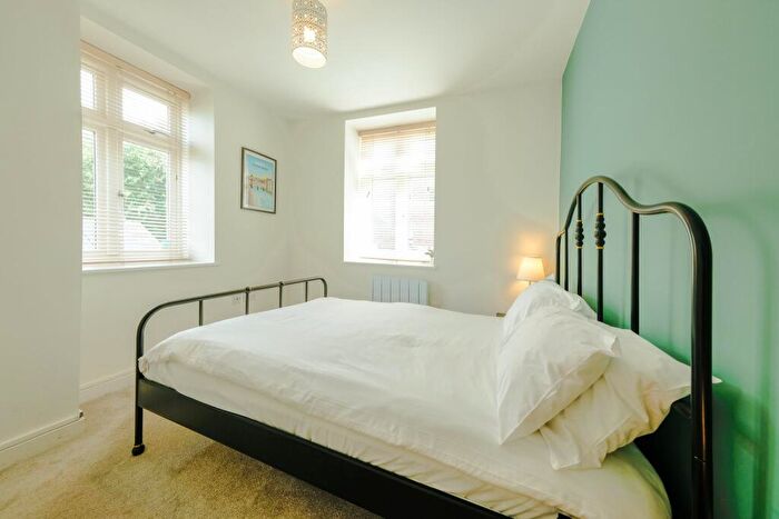 2 Bedroom Flat For Sale In Champion Court, Champion Square, Bristol, BS2