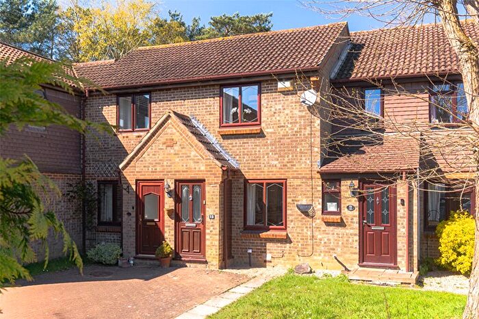 2 Bedroom Terraced House For Sale In Kilmington Close, Bracknell, Berkshire, RG12
