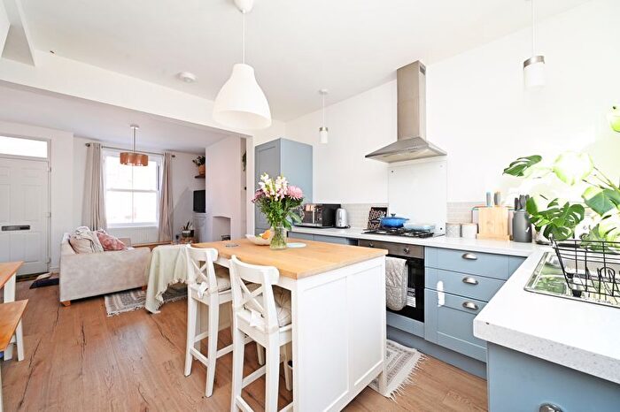 3 Bedroom Property To Rent In Ruth Square, Broomhall, Sheffield, S10