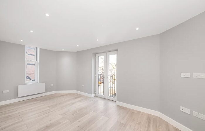 3 Bedroom Flat To Rent In Chislehurst Road, Chislehurst, BR7