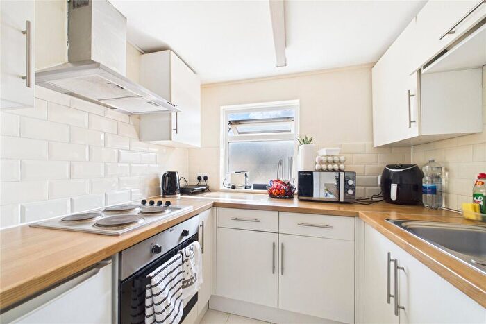 2 Bedroom Apartment To Rent In Queen Street, Maidenhead, Berkshire, SL6