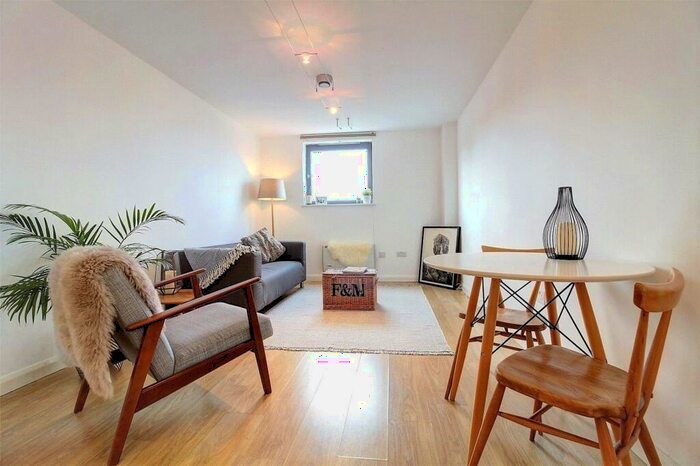 1 Bedroom Apartment To Rent In Mare Street, London Fields, Hackney, London, E8