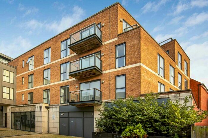 2 Bedroom Flat To Rent In Victoria Road, Surbiton, KT6