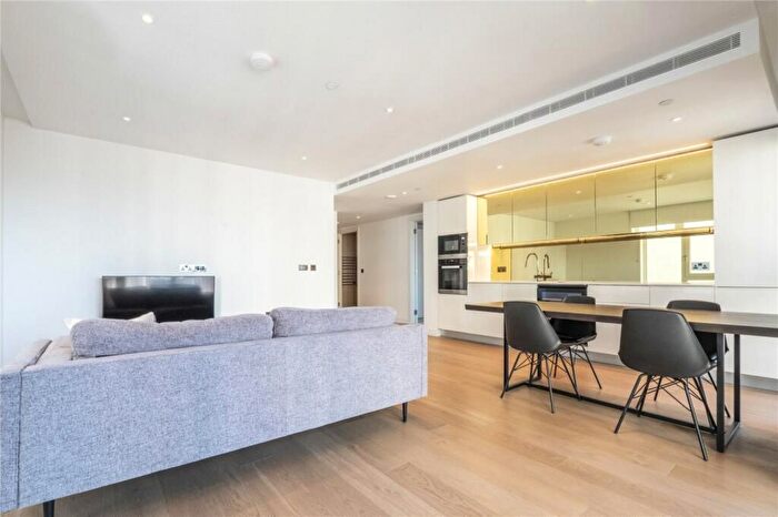 2 Bedroom Flat To Rent In White City Living, London, W12