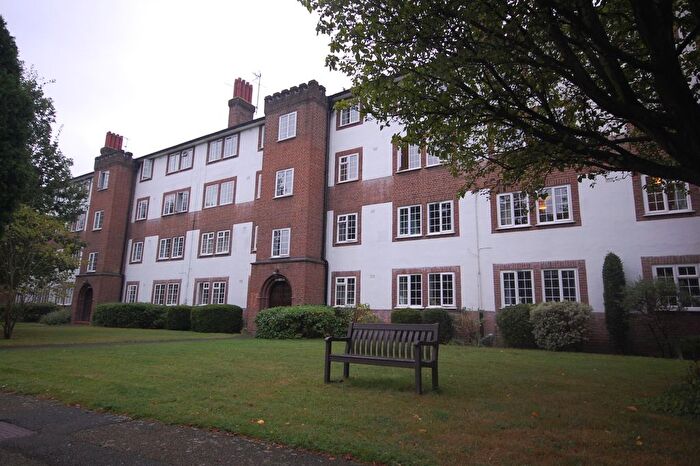 2 Bedroom Flat To Rent In Kew Road, Richmond, TW9