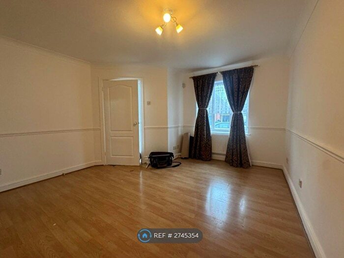 4 Bedroom Semi Detached House To Rent In Merbury Road, London, SE28