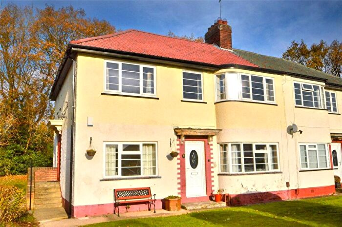 2 Bedroom Apartment For Sale In Redesdale Gardens, Adel, Leeds, West Yorkshire, LS16