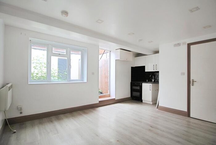 Studio To Rent In Upper Wickham Lane Welling, DA16