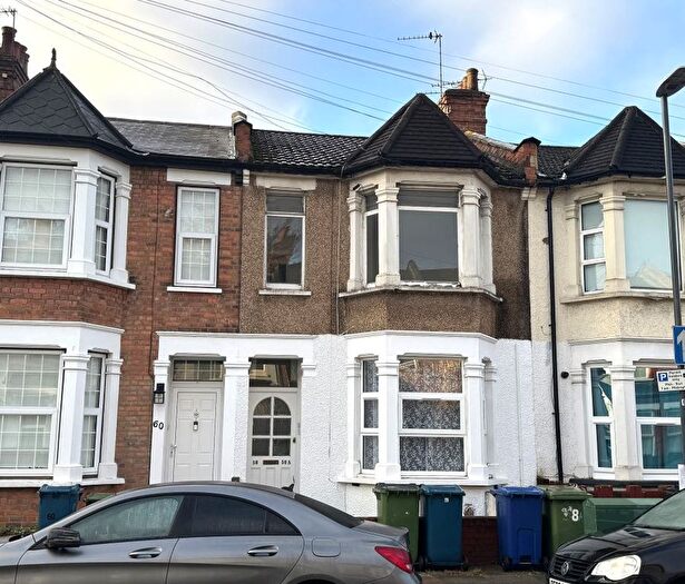 3 Bedroom Flat For Sale In (A) Herga Road, Harrow, HA3