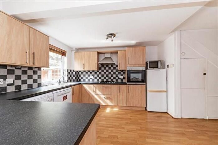 4 Bedroom Semi Detached House To Rent In Queens Road, Wimbledon, SW19