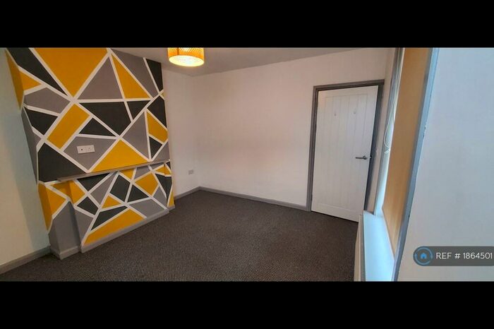 2 Bedroom End Of Terrace House To Rent In Duke Street, Nuneaton, CV11