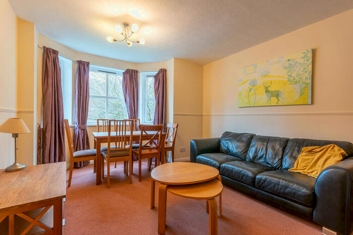 2 Bedroom Flat To Rent In St Leonards Lane Edinburgh United Kingdom, EH8