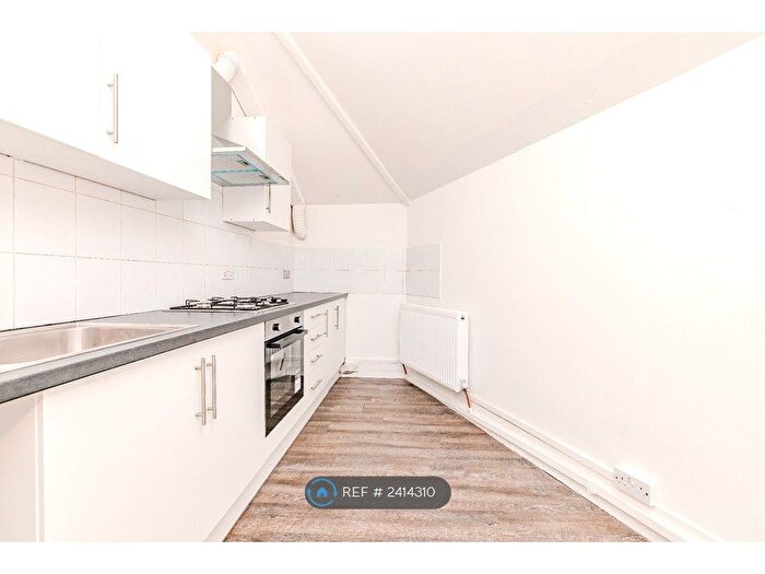 2 Bedroom Flat To Rent In Boundary Road, Hove, BN3