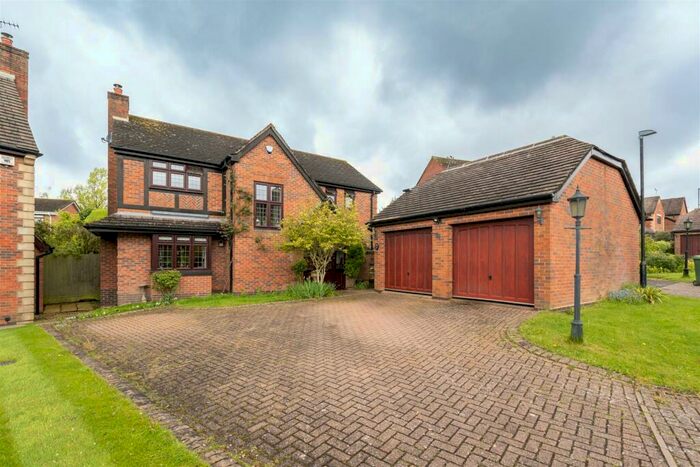4 Bedroom Detached House To Rent In Littleton Croft, Solihull, B91