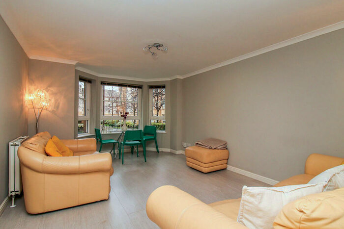2 Bedroom Flat To Rent In Dicksonfield, Edinburgh, Midlothian, EH7