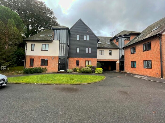 1 Bedroom Flat To Rent In Caunter Road, Speen, Newbury, RG14