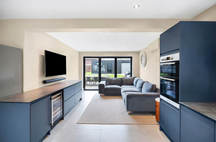 5 Bedroom Detached House For Sale In Spridlington Road, Faldingworth, LN8