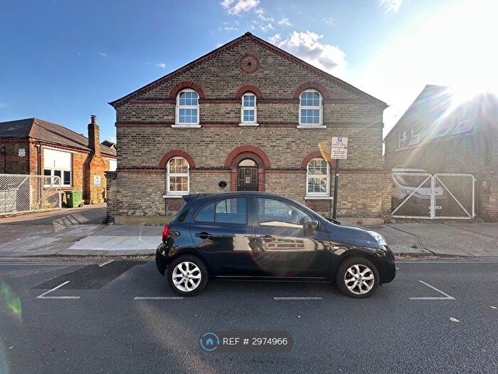2 Bedroom Detached House To Rent In Thornbury Road, Isleworth, TW7