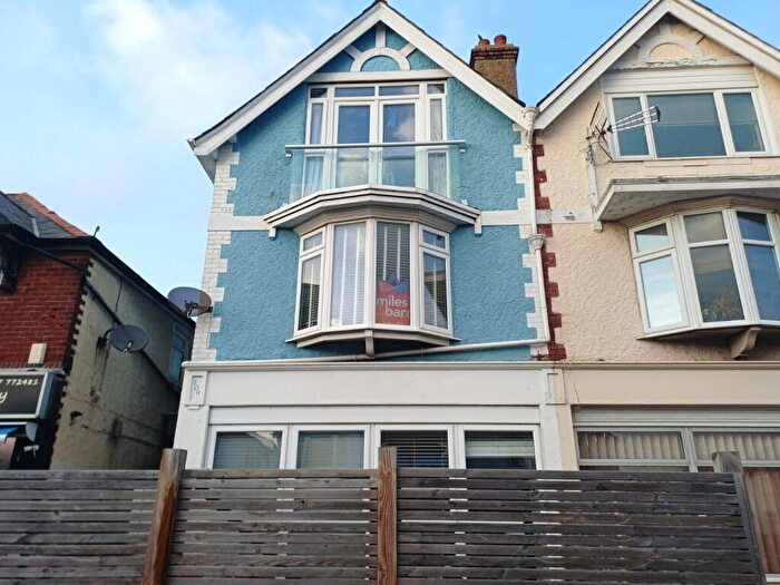 2 Bedroom Flat To Rent In Tankerton Road, Whitstable, Kent, CT5