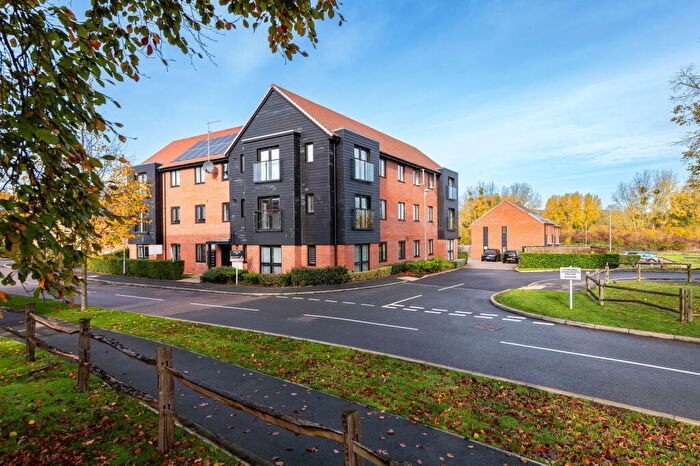 2 Bedroom Flat For Sale In Bannister Way, Leybourne, ME19