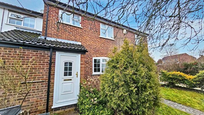 3 Bedroom Town House For Sale In Burton Close, Oadby, LE2
