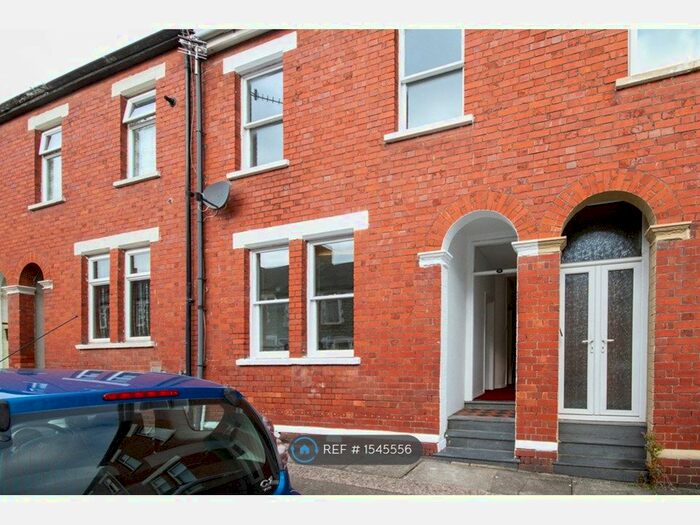 3 Bedroom Terraced House To Rent In Queen Street, Barry, CF62